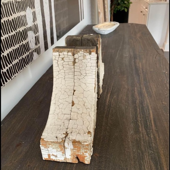 Set of Distressed Corbels - Picture 3 of 5